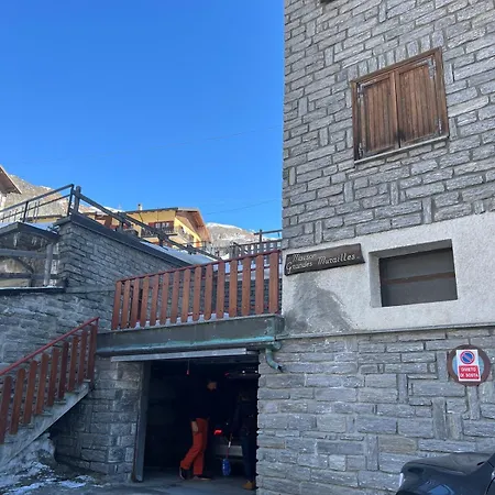 Abri Cache In Valtournenche Crepin